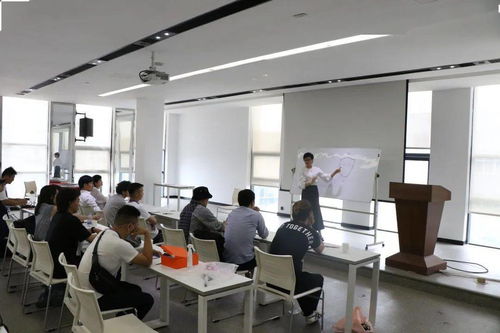 中國發(fā)制品行業(yè)第二期假發(fā)技術修剪培訓圓滿落幕，推動計算機軟硬件輔助設備零售發(fā)展